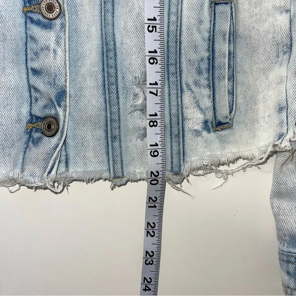 KanCan 100% Cotton Light Acid Wash Destructed Cropped Denim Jacket Small Women’s - Picture 11 of 14